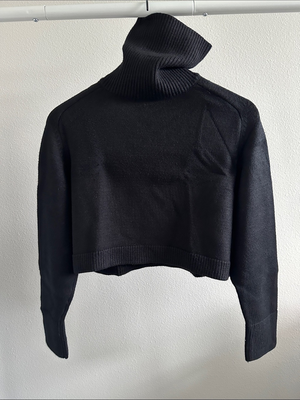 Zara Black Turtleneck Cropped Women's Sweater - Classic Rib Knit